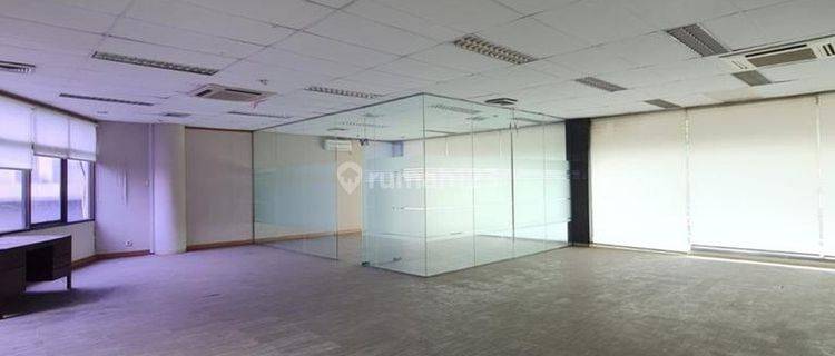 DIJUAL KANTOR STRATEGIS 3 LANTAI di JL WIJAYA, KEBAYORAN BARU, JAKSEL 1