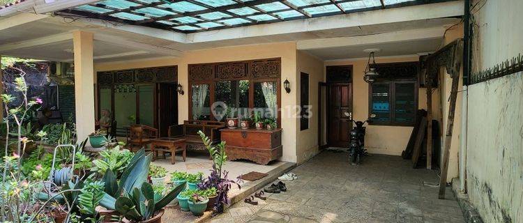 Rumah At Jl Laksana, Senopati, Kebayoran Baru 1