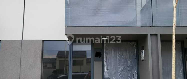 For Rent Beautiful House in Cluster Xyz - Charm, Park Serpong 1