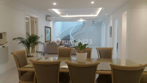 Sewa Rumah Kemang Jakarta Selatan 5+2 BR Furnished 1