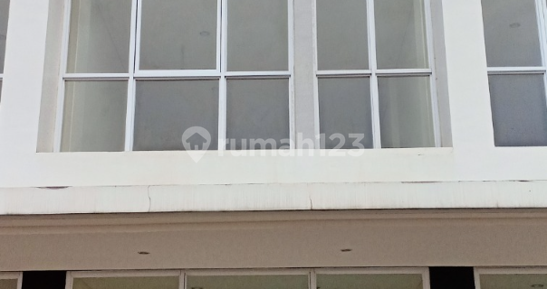 Good Ready-to-Use Rented Shop House in Citragran CBD 1