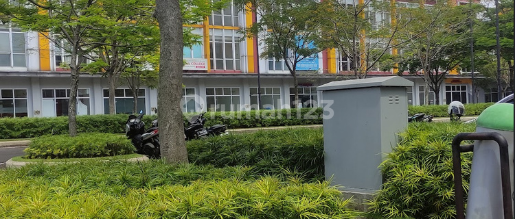 Good Lease 3-Story Shop House in Front of Mcd Summarecon Bandung 1