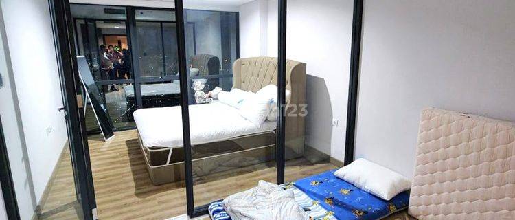 Dijual Apartemen Semi Furnished Siap Huni Di The Smith Alsut 1