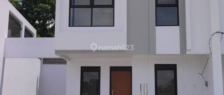 Rumah Baru 2 Lantai Dalam Komplek Nyaman di Batununggal Bandung 1