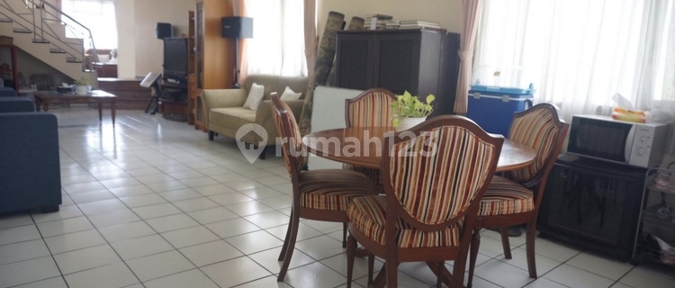 Rumah 2,5 Lantai Siap Pakai di Setrasari Raya Kota Bandung 1