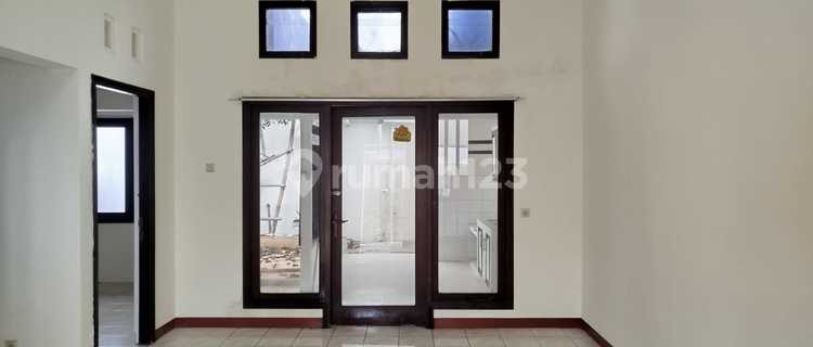 Rumah 1 Lantai Siap Pakai di Wangsakerta Kota Baru Parahyangan 1