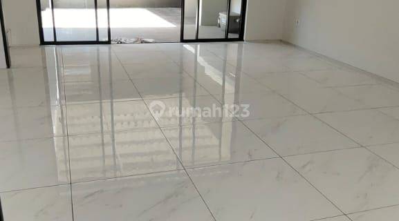 Rumah 2 Lantai Baru Dalam Komplek Elit di Kota Baru Parahyangan 1