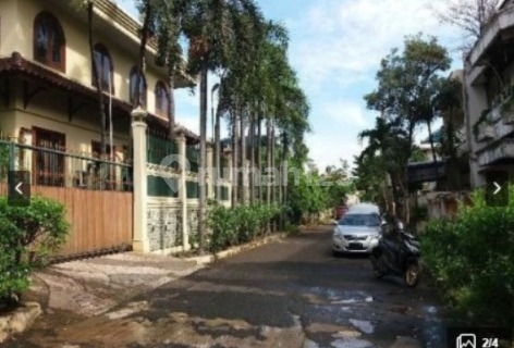 Rumah 2 Lantai di Taman Kebon Jeruk, Jakarta Barat 1
