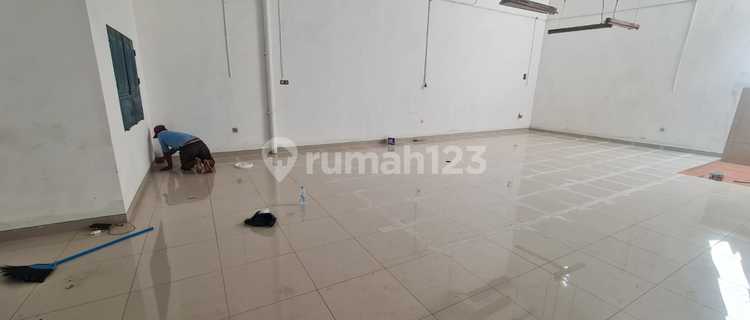 Mojokerto Shop for Rent, Suitable for Any Business, Strategic Location, Negotiable. 1