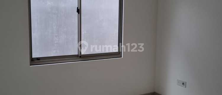 Minimalist ready-to-live house in the Piano Golf Island cluster - Pantai Indah Kapuk, North Jakarta 1