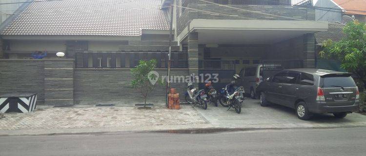 Rumah 2 Lantai Bagus Semi Furnished SHM di Kutisari Indah Selatan, Surabaya Rumah Bangunan Baru Siap Huni Main Road Komplek Murah Kutisari Indah Selatan 1