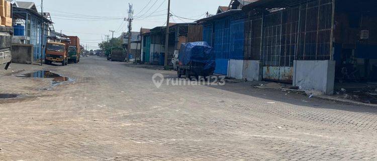 Gudang di Kalianak, Surabaya 462 M Bagus SHM Gudang Siap Pakai Akses Kontainer Murah Ada Crane 5 Ton 2 Unit Halaman Pribadi Kanopi 1