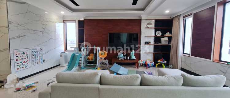 Cool shophouse suitable for residence and business in Crystal Summarecon Bandung. 1