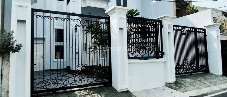 Rumah 2,5 Lantai Cantik Strategis di Duren Sawit Jakarta Timur 1