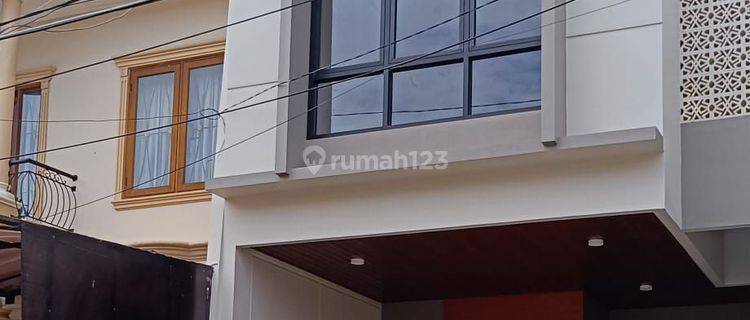 Rumah 2,5 Lantai di lokasi Strategis Rawamangun, Jak Tim 1