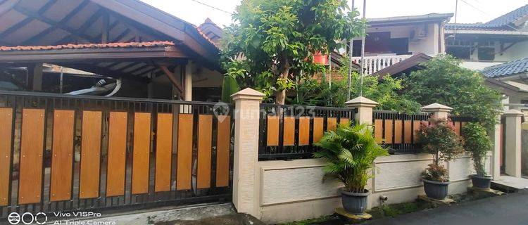 Dijual Rumah Cantik Dan Strategis Di Utan Kayu, Jakarta Timur 1