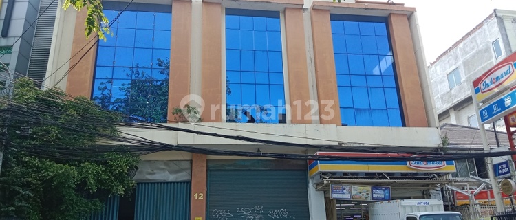 Strategic 3-Unit Linked Shop House 4½ Floors Bendungan Hilir Central Jakarta 1