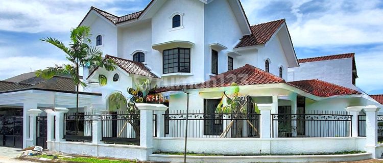 BRAND NEW HOUSE LEBAK BULUS RENOVASI TOTAL BANGUNAN CANTIK DI HOOK 1