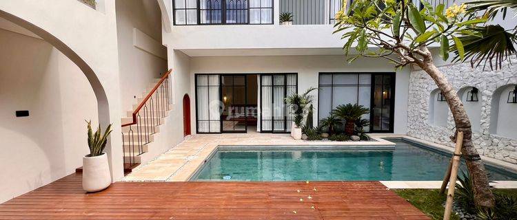 Rumah Baru 3 Kamar Tidur Bergaya Mediterraneanan Modern Villa Lokasi Jimbaran  1