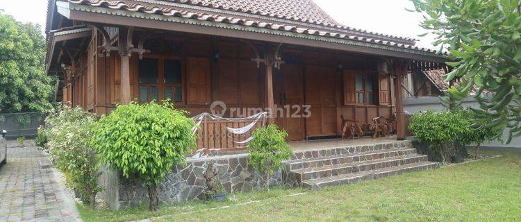 Dijual rumah joglo siap pakai wolter monginsidi 1