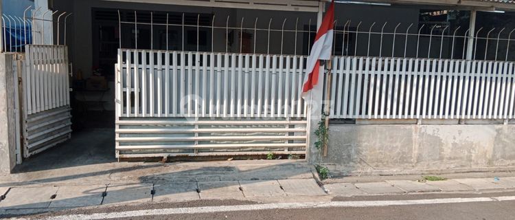 Dijual rumah tengah kota siap pakai rejomulyo 1