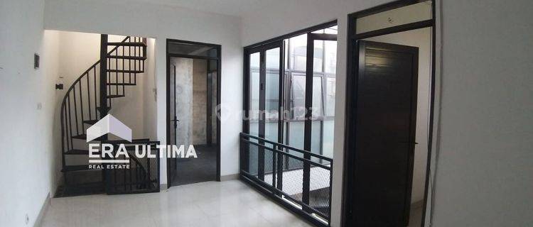 Rumah Elegant 2,5 Lantai Semi Furnished Di Cimahi Selatan Dekat Pintu Tol Baros  1