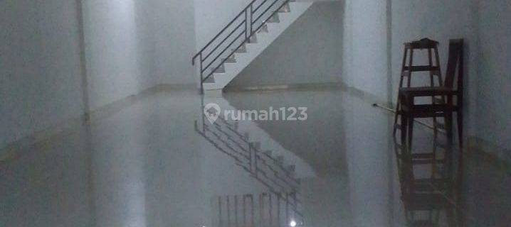 Ruko Gandeng Muara Karang 10x23 Strategis Pinggir Jalan Utama 1