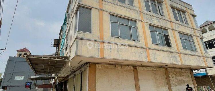Ruko Jalan Raya Perancis Dadap 5,5x15 3,5Lantai Jalan Raya Utama 1