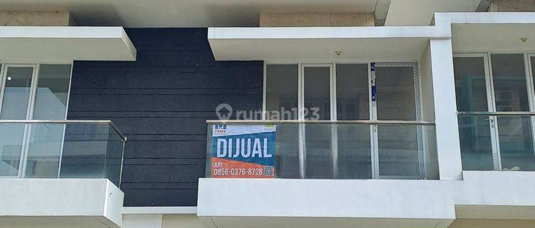 Ruko Minimalis 3 lantai di Setrawangi, Bandung Utara 1