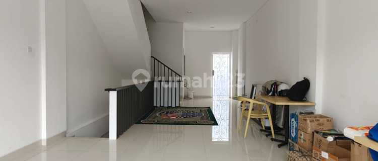 For Rent: Ruko in Greenwich Business Park, Facing Main Road, 2 Floors, Premium Area BSD Serpong 1