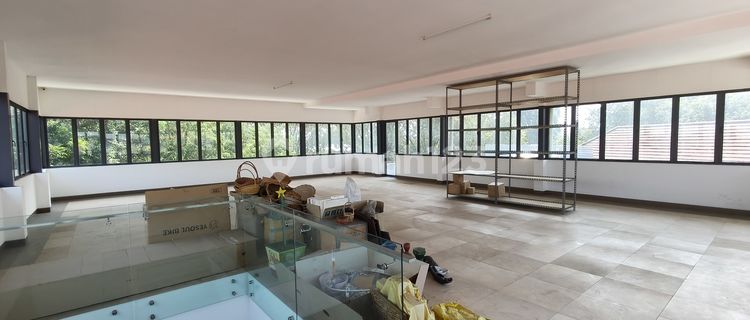 Strategic House in the Center of Cirebon City 1