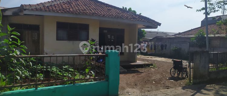 Bonus House with Extensive Land in Pamegarsari, Parung, Bogor 1
