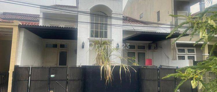 Rumah Bagus Lantai 2 di Jakasampurna Bekasi 1