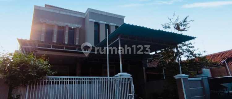 Corner Two-Story House for Sale, Ready to Live In, 300m² Land in Central Slawi Tegal City 1