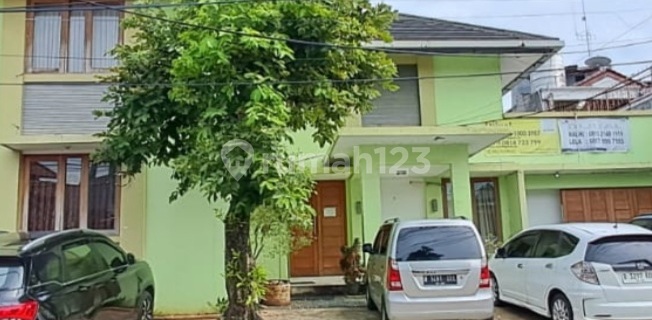 House can be used for business, land area counted. 1