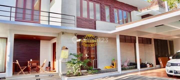 5 Bedrooms Villa With Grade A Construction In Kerobokan 1