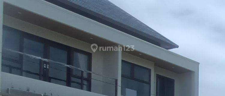 Modern Villa With Rooftop & Ocean View Walking Distance To The Beach In Ungasan 1