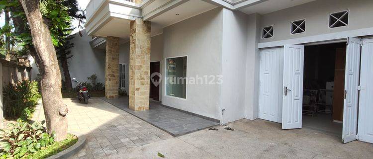 6 Bedrooms House For Rent Strategic Location, East Denpasar 1