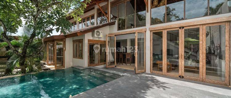 Hot Location Amazing Villa Near Batubelig Beach, Seminyak 1