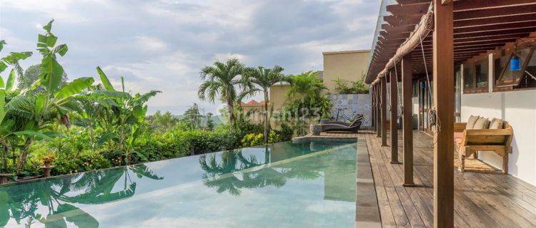 4 Bedrooms Villa With Unforgettable Panoramic Views, Ungasan 1