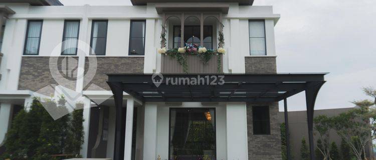 Rumah Baru Mewah 3 Lantai Konsep American Classic di Bogor 1