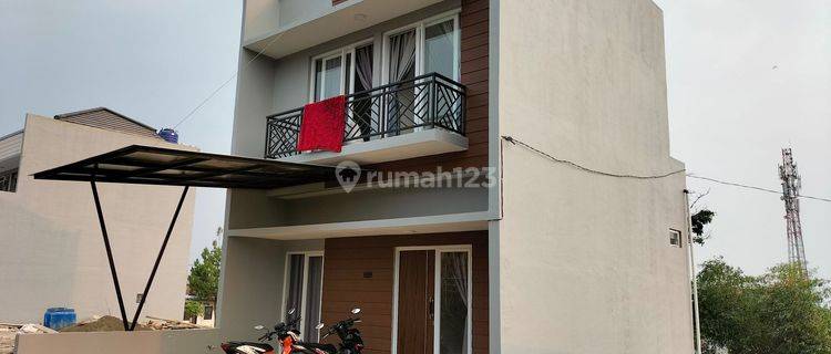 Jual Rumah 2 lantai di Permana dekat Pemkot Cimahi Utara Citeureup
 1