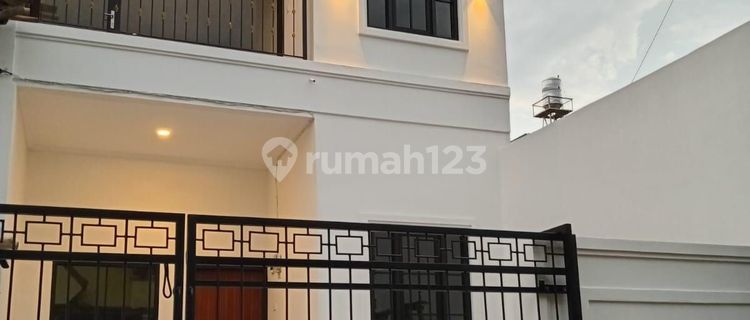 Jual Rumah MODERN CLASSIC 2 lantai di Kopo Bandung harga MENARIK 
 1