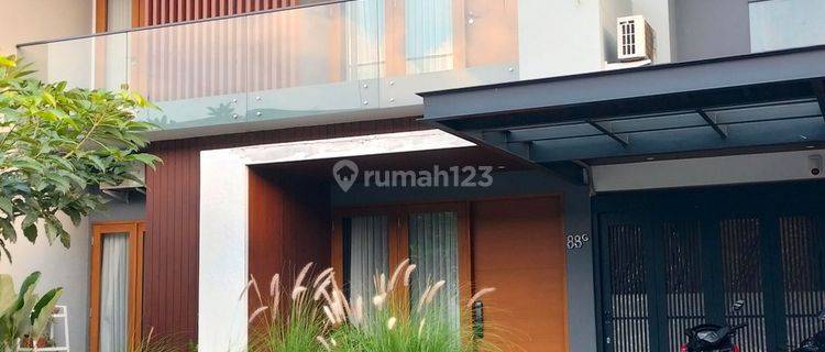 Jual Rumah MEWAH 2 LANTAI Lingkungan Nyaman di dekat Exit Tol BuahBatu Buah Batu Bandung 1