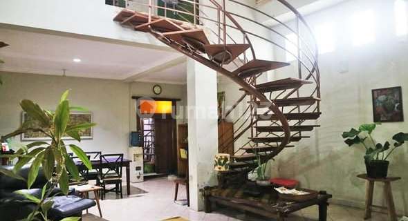 House for sale in Semer Raya Street Housing, Kerobokan Kelod. 1