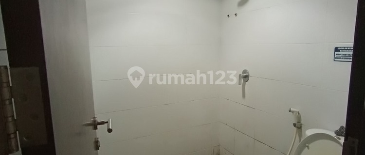 For rent fast Foresta Business Loft building in BSD City, close to AEON Mall, temporary exhibition, and ICE. 1