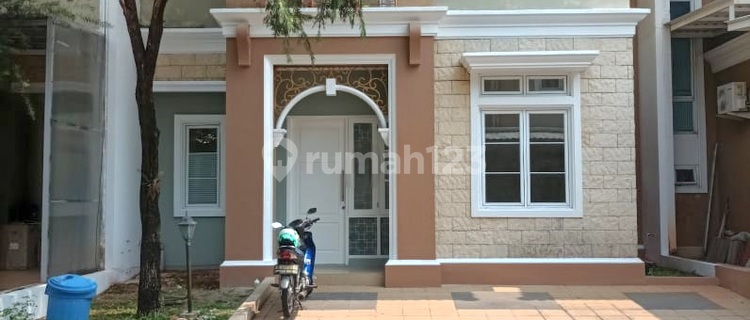 For quick rent: a neat 2-story house, semi-furnished, ready to occupy in Trimezia cluster, Gading Serpong. Strategic location near Tarakanita school. 1