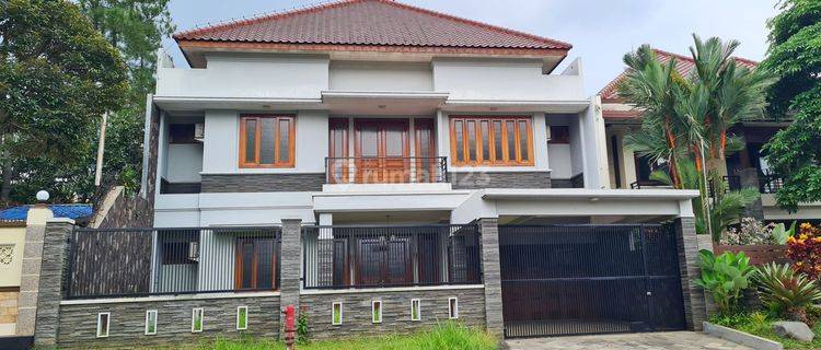 Rumah Mewah Modern Mininalis Kawasan Elite Boulevard Istana Dieng 1