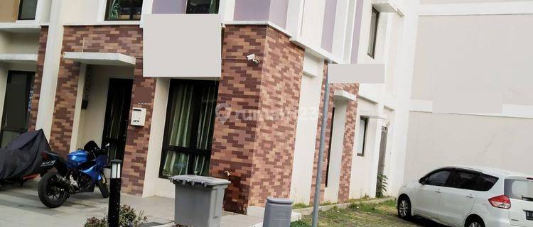 Dijual rumah kos 10 kamar di Cluster Allogio Gading Serpong 1