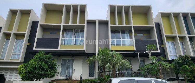 Dijual rumah siap huni furnish di Mozart Scientia Gading Serpong 1